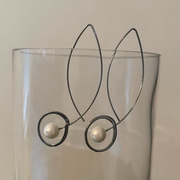 Nicha Silver Round Pearl Earrings - Picture 3 of 4